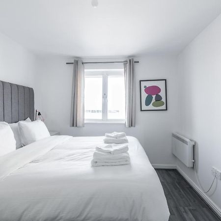 Suites By Rehoboth - Abbey Wood Station - London Zone 4 Kültér fotó