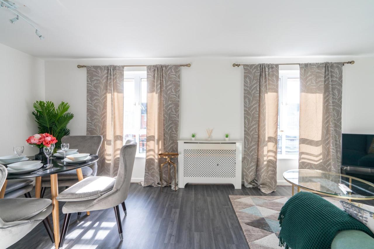 Suites By Rehoboth - Abbey Wood Station - London Zone 4 Kültér fotó