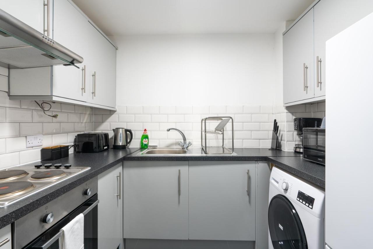 Suites By Rehoboth - Abbey Wood Station - London Zone 4 Kültér fotó