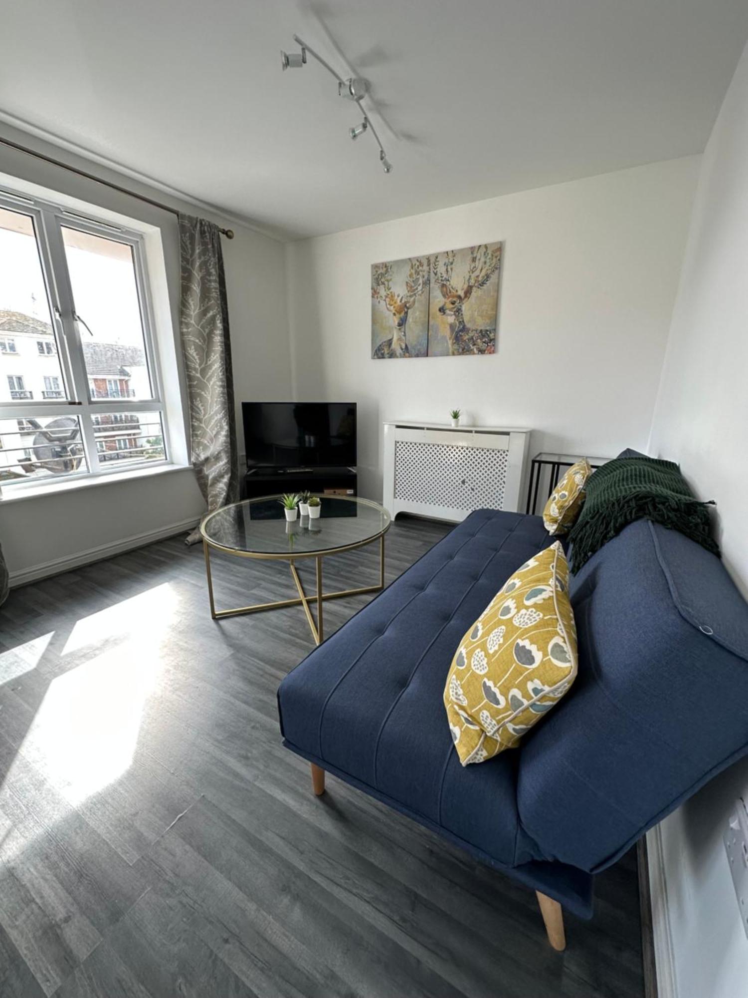 Suites By Rehoboth - Abbey Wood Station - London Zone 4 Kültér fotó