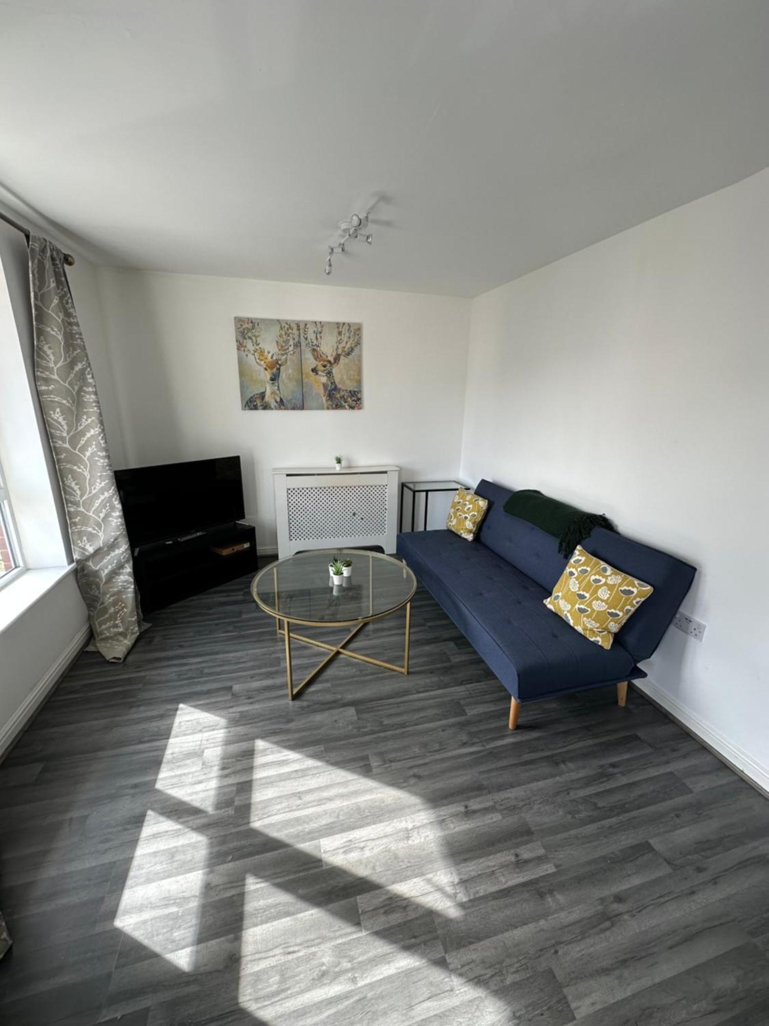 Suites By Rehoboth - Abbey Wood Station - London Zone 4 Kültér fotó